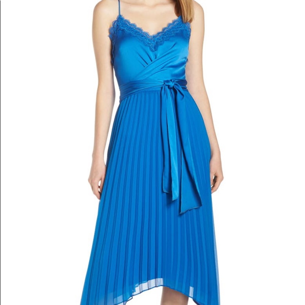 HARLYN Women's Blue Pleated Tie Front Dress